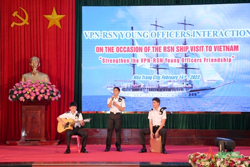 Học viện Hải quân làm việc với đoàn tùy viên quân sự Campuchia và đoàn công tác của Hải quân Singapore